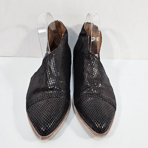 Free People Textured Royale Flat Boho Western Shoes Black EU size 38/ US size 8 - Picture 3 of 10